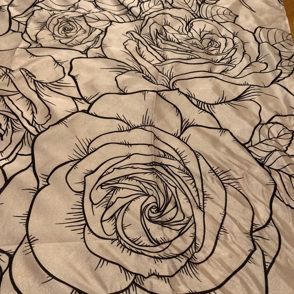 Sammi Jefcoate (Ardeo) Scarf - Pink Rose Motif - Picture 2 of 3